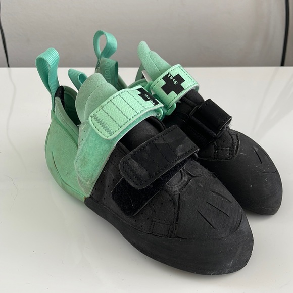 SO iLL Street LV climbing shoes womens size 7 37.5 but fits 5.5-6 - Picture 2 of 8
